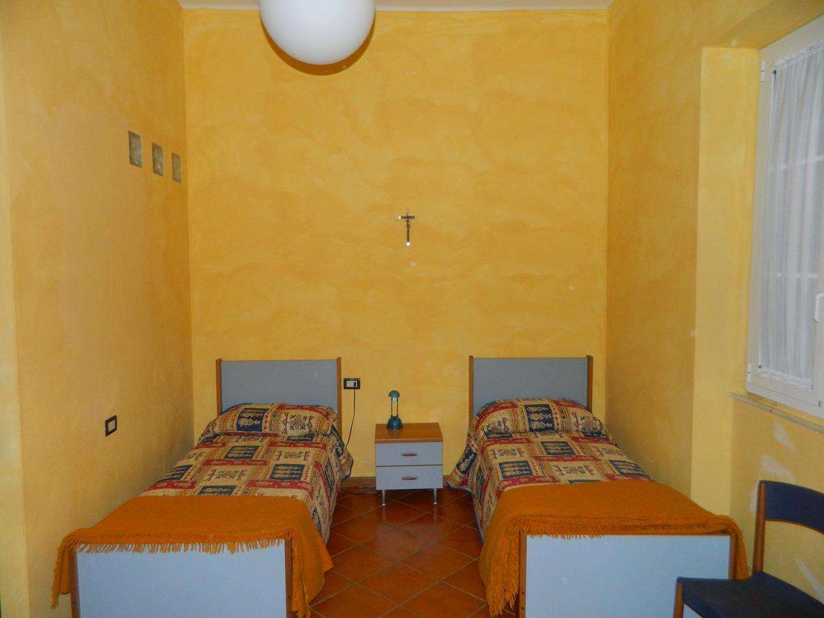 Casa Del Pellegrino Villa Ceranesi Rum bild